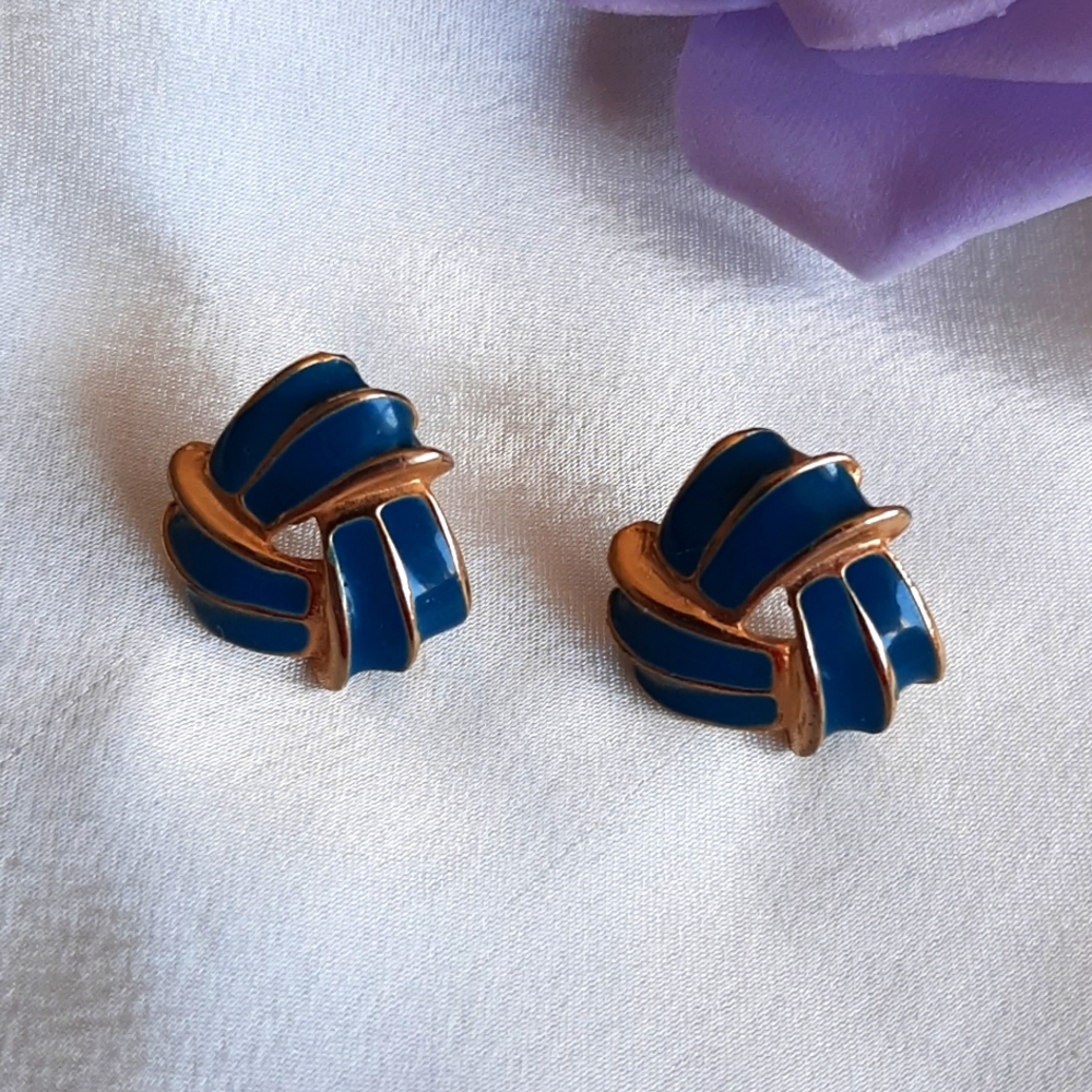 Vintage (1970's)  blue love knot enamel earrings.  post back for pierced…